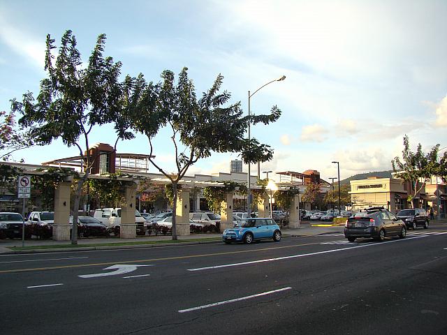 セーフウェイ・センターにもカフェやプレートランチ店が入っています。