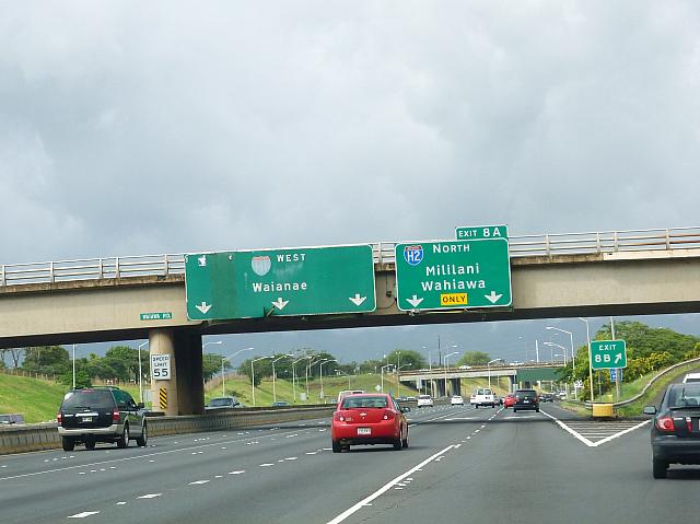 Exit 8A「Mililani/Wahiawa」で降ります。8Aより先に8B出口があるので間違えないで。