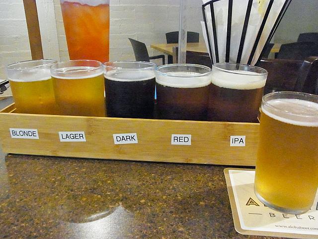 10ドルで一度に6種類の味が楽しめます！