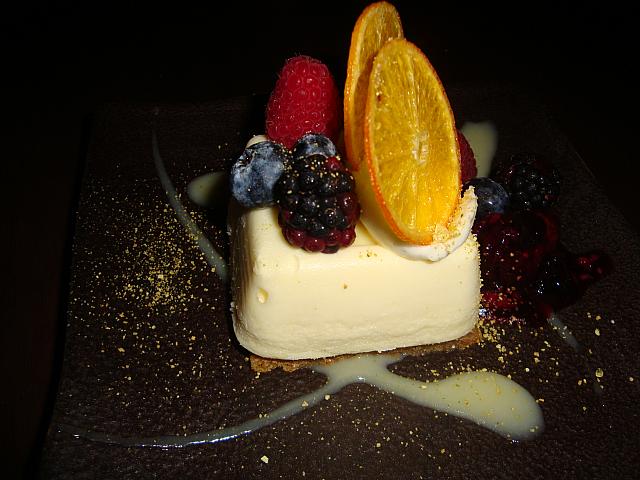 ユズのチーズケーキ $10