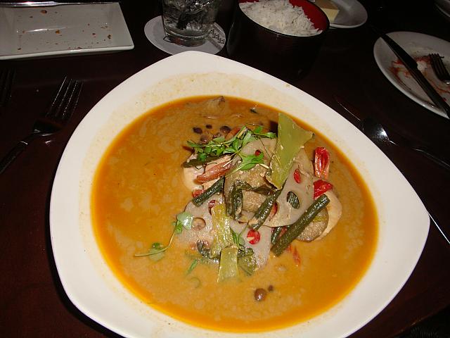 地元産シーフードタイカレー $37