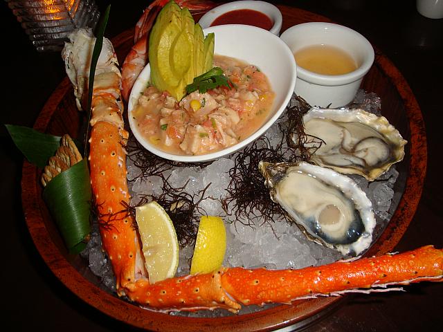 前菜、シーフード盛り合わせ $26