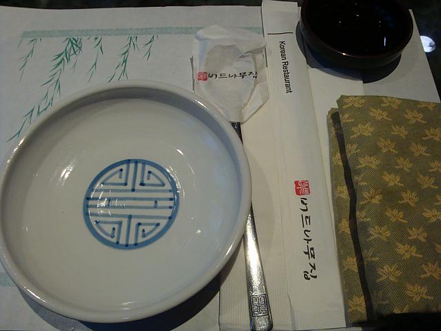 写真右の布がエプロン