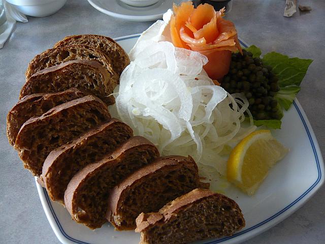 サーモン＆プンペ二ケル