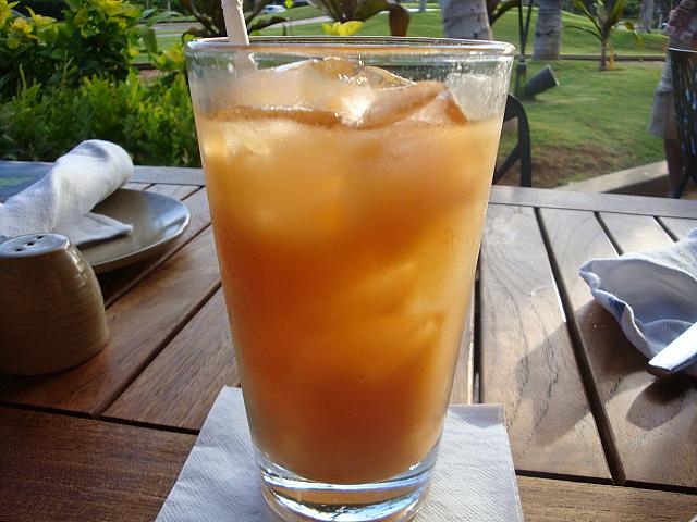暑いと冷たい飲み物に誘われます。