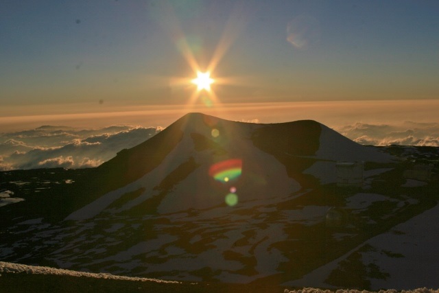 マウナケアの山頂から眺めるサンセット