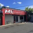 ハワイ在住の日本人のみならず、ローカルにも大人気のラーメン・ビストロが「アグ（AGU）」。なんかオーストラリアのブーツみたいな名前ですが・・・。