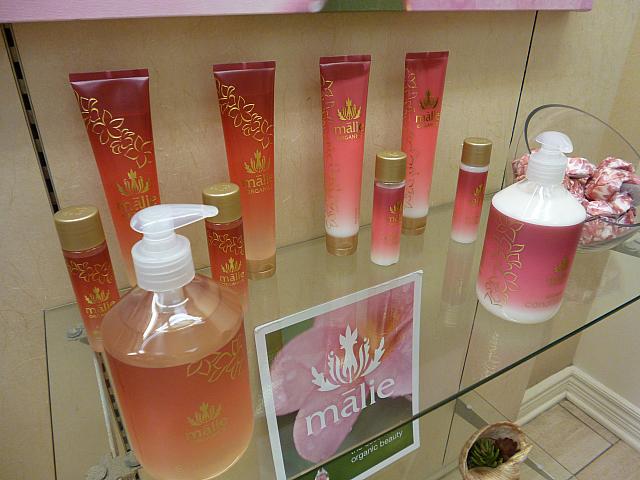 ヘアケア製品も髪サラサラでよい香り。品質もよく一押し！