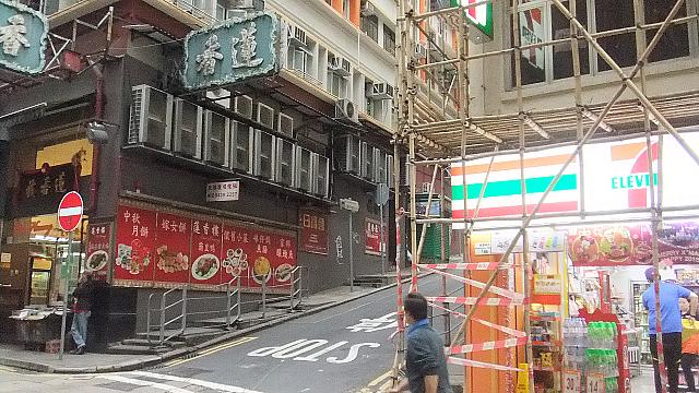 ここを右に曲がります