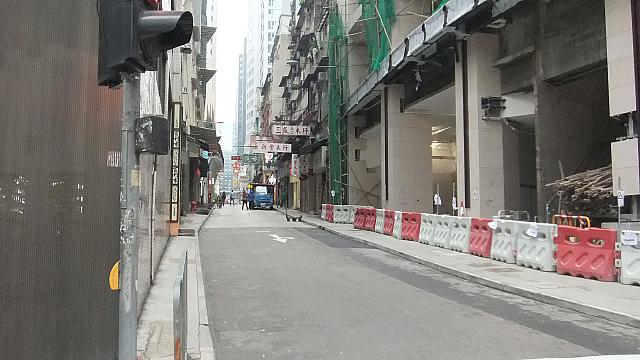 と威霊頓街（Wellington Street）という上り坂