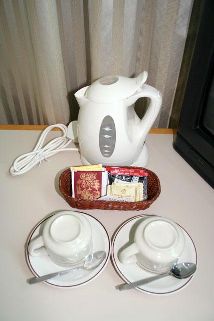 ポットとコンプリメンタリー(無料)のコーヒー＆紅茶