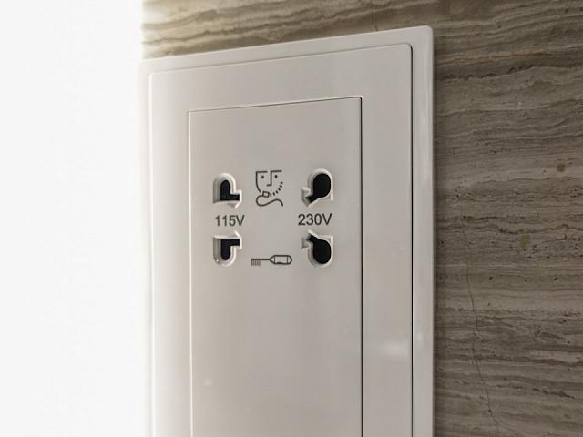 シャワールームの電源