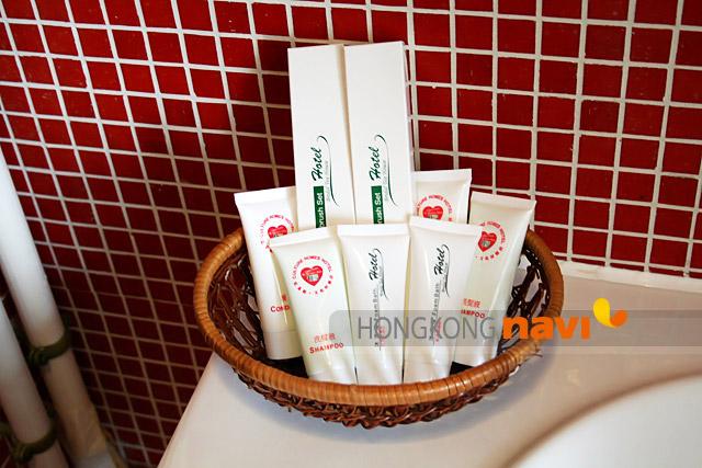 アメニティグッズは、シャンプー、コンディショナー、バスフォーム、歯ブラシの4点です。