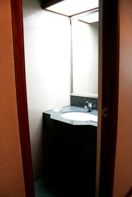 トイレは、入口のすぐ横にもう一つあります。