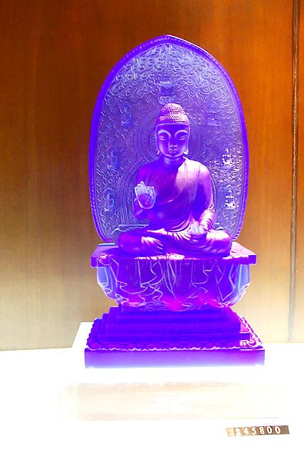 奈良の薬師寺の大仏を思わせる、青い色が印象的な作品。＄45,800