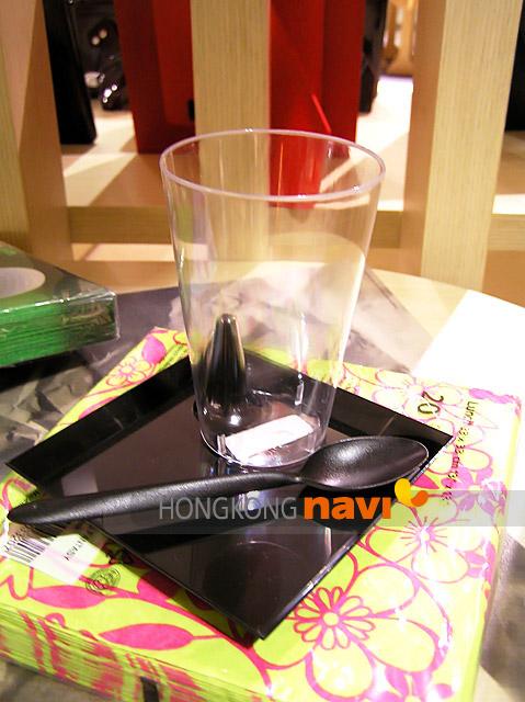 便利で機能的な使い捨てのパーティー用食器