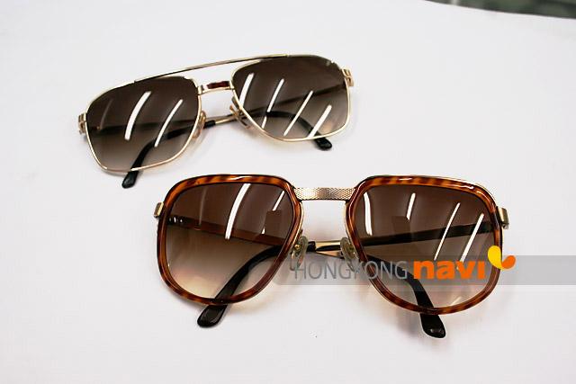 ダンヒル(dunhill) 80年代 HK$2000(上)、70年代 HK$2500(下)