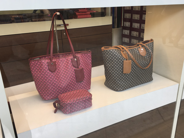使いやすそうなBALLYのトートバッグ