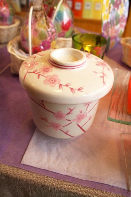 お揃いで揃えたい蓋着きの湯のみ茶碗　HK$199 