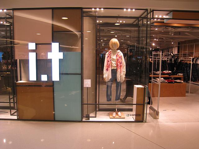 i.t.
