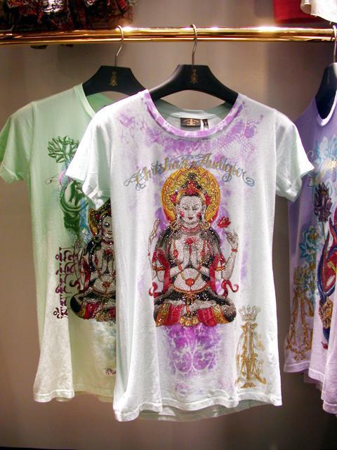 仏像をあしらったTシャツHK$2,090
