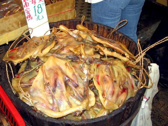 鴨。座布団のようにぺったんこになっていました。