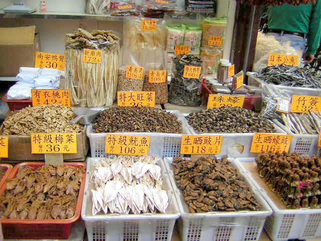 スルメ、干し牡蠣。