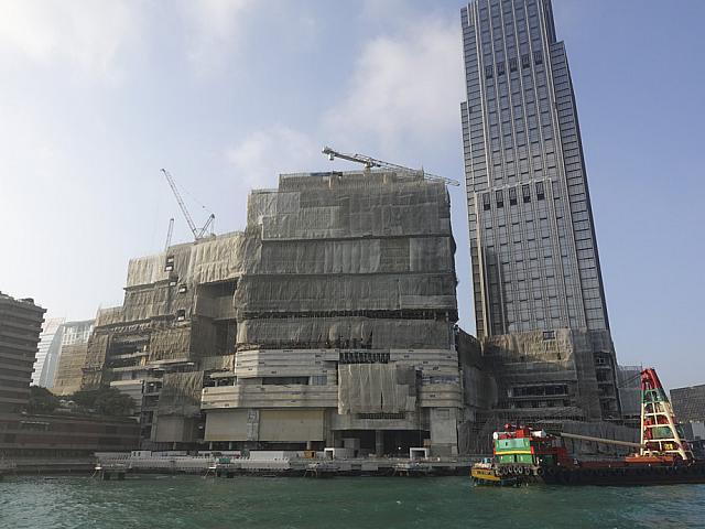 インターコンチネンタルホテル横の建設中物件。迫力！