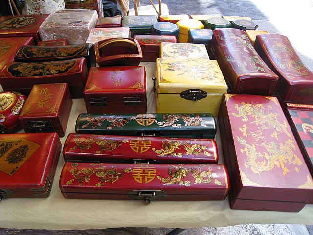 中国風の小物といえば、赤系ははずせない（？）。