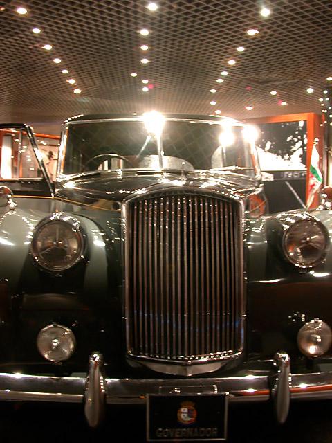 マカオ政府がつかっていた
公用車の展示も 