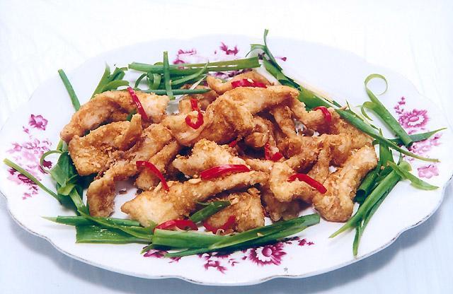 椒鹽[火へんに局]鮮魷（イカ揚げ）$70
サクッと揚がった衣の塩加減と、イカの甘みが絶妙。 