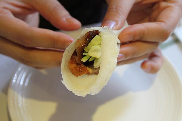 包んだら、一気にパクッ！