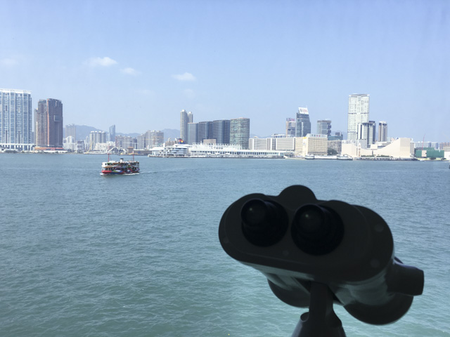 望遠鏡で対岸を覗いてみよう！