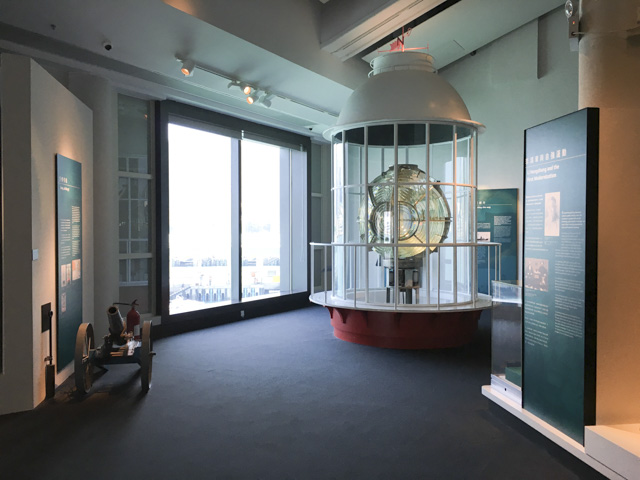 一気に明るくなる展示会場