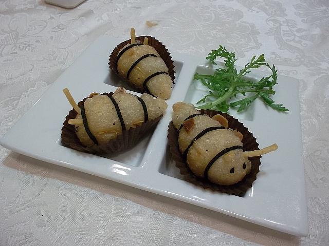 ミツバチ：卵カスタード揚げ