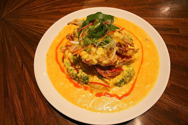 ココナッツミルク入りのイエローカレー