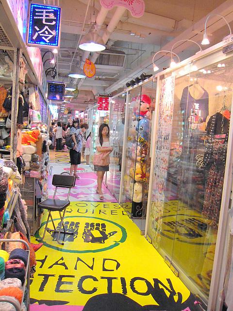 ストリートによく似たごちゃごちゃ感が、ここにもあります