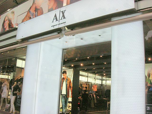 『A/X』