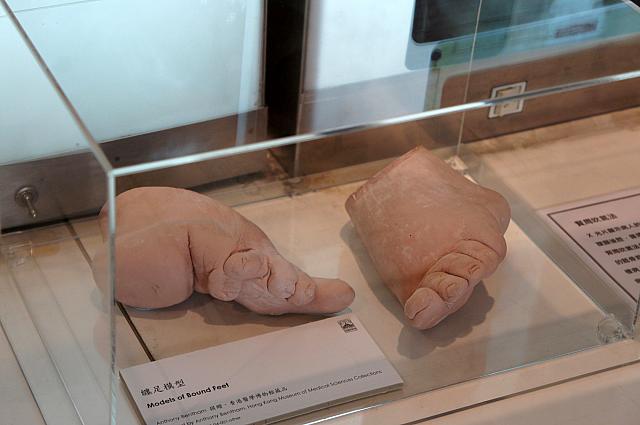 纏足の模型　