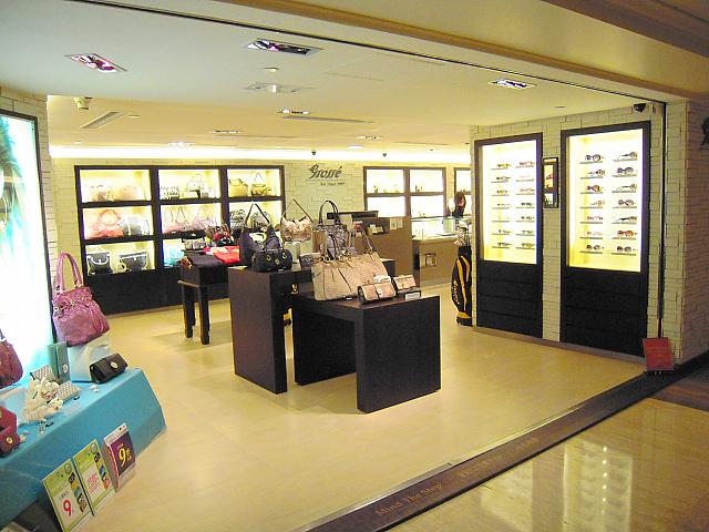 『ISE JEWELLERY』メゾネットフロアにもあります