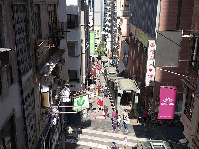 こんな景色が撮影できますよ。それにしても急な勾配・・・