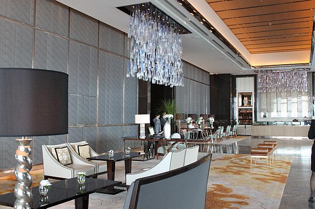 ここは、車寄せのエントランス