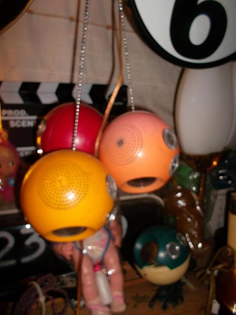 使えないラジオ・・・HK＄６００