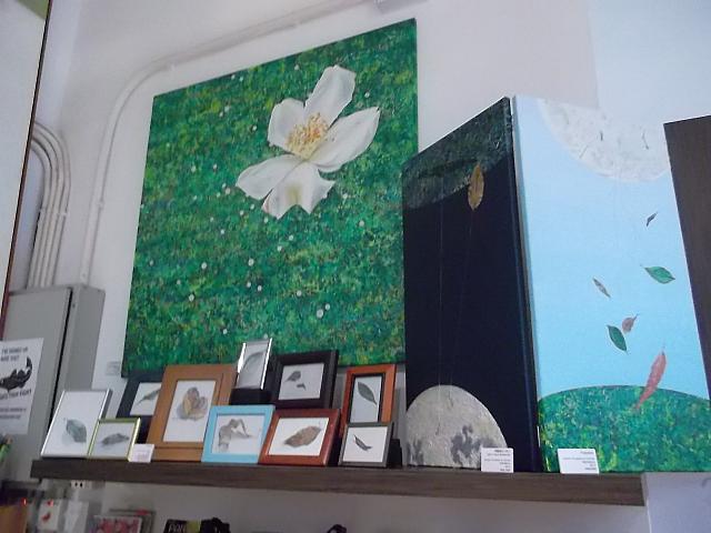 By AYUMI ADACHI<br><br>AYUMI ADACHI & SAKURA OTA、お二人とも香港を拠点に精力的に作品を発表されています。