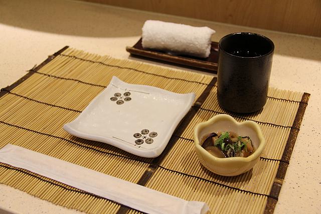 お席の様子。お茶が和みます。
