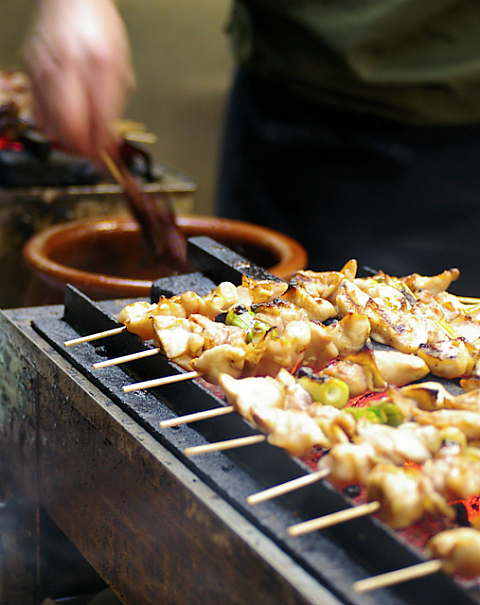 焼き鳥のグリル