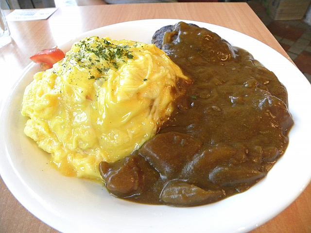 オムライス、カレー、ハンバーグの合体