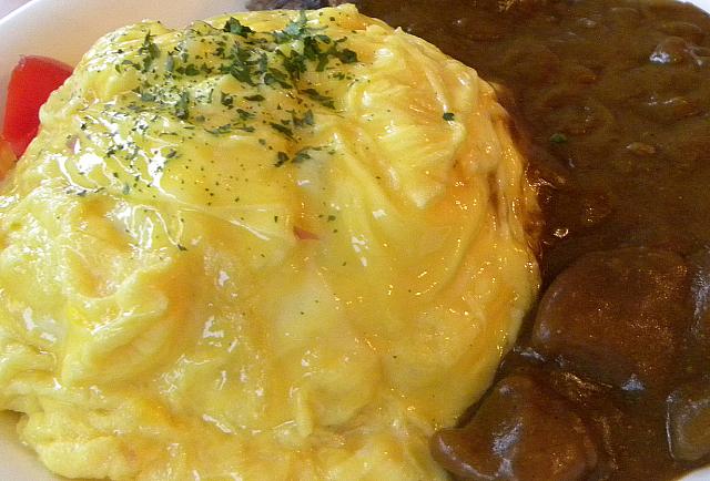 とろけそうなオムライスの卵