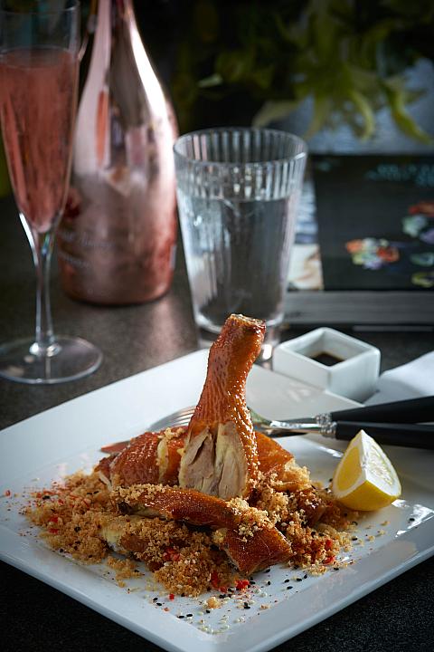 いい具合にこんがり焼けたCrispy Fried Chicken with Golden Crispy Crumbs