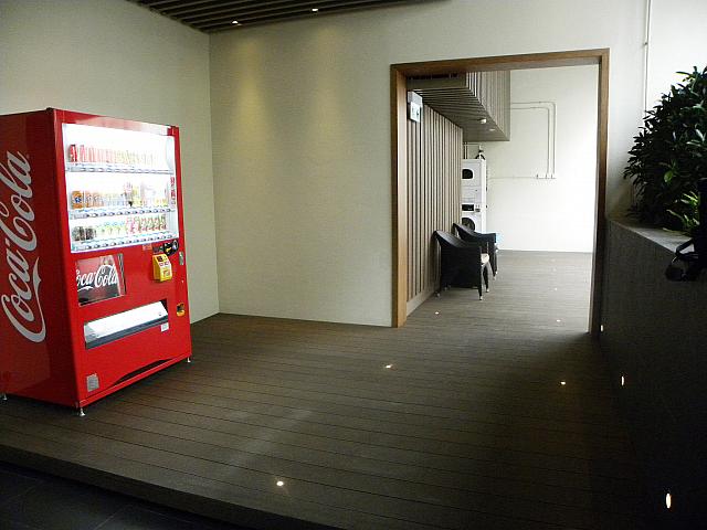 屋上階には自動販売機もあります